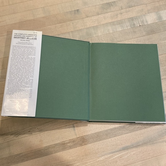 The Complete Landscape Designs and Gardens of Geoffrey Jellicoe - Picture 13 of 16